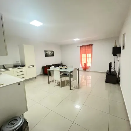 Angel Court Апартаменты *