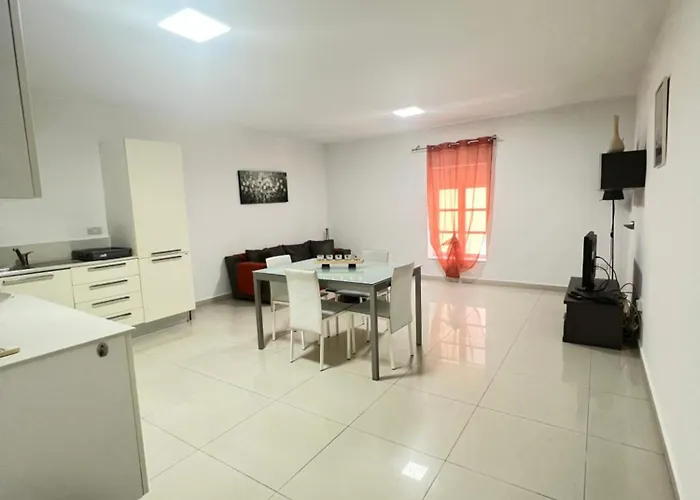 Angel Court Апартаменты *